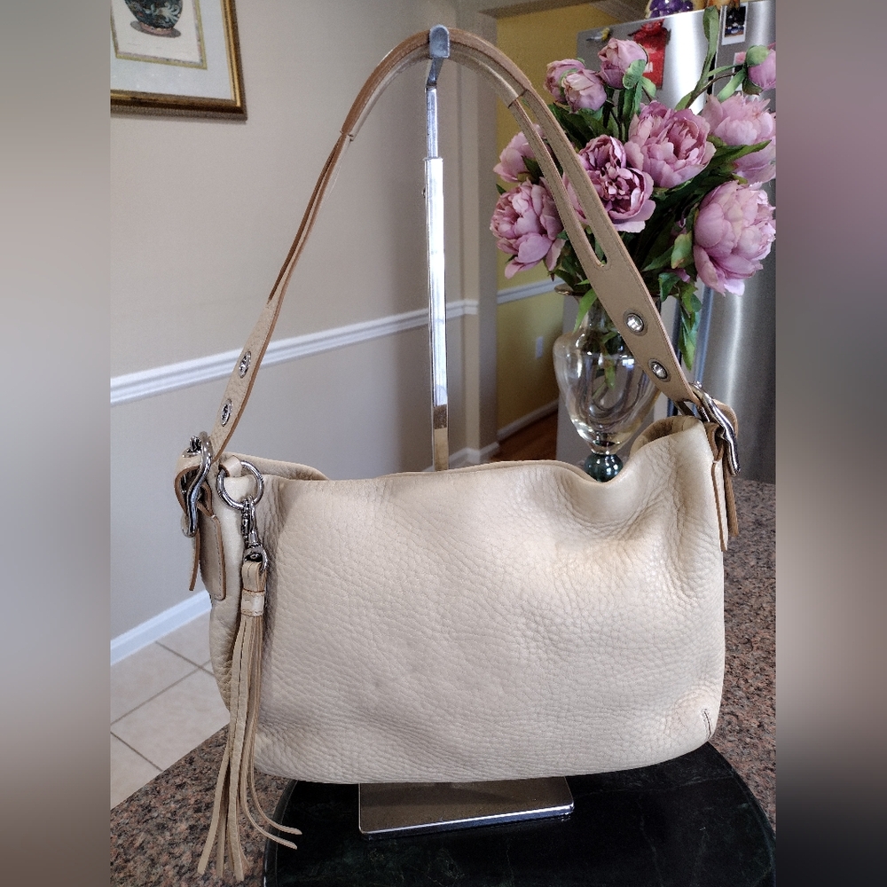 Coach East West Tassel Pebble leather beige Shoulder bag - Picture 9 of 17
